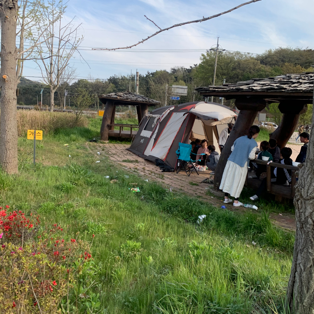 DA0F404F-4825-459C-B6E5-542A695C3FAB