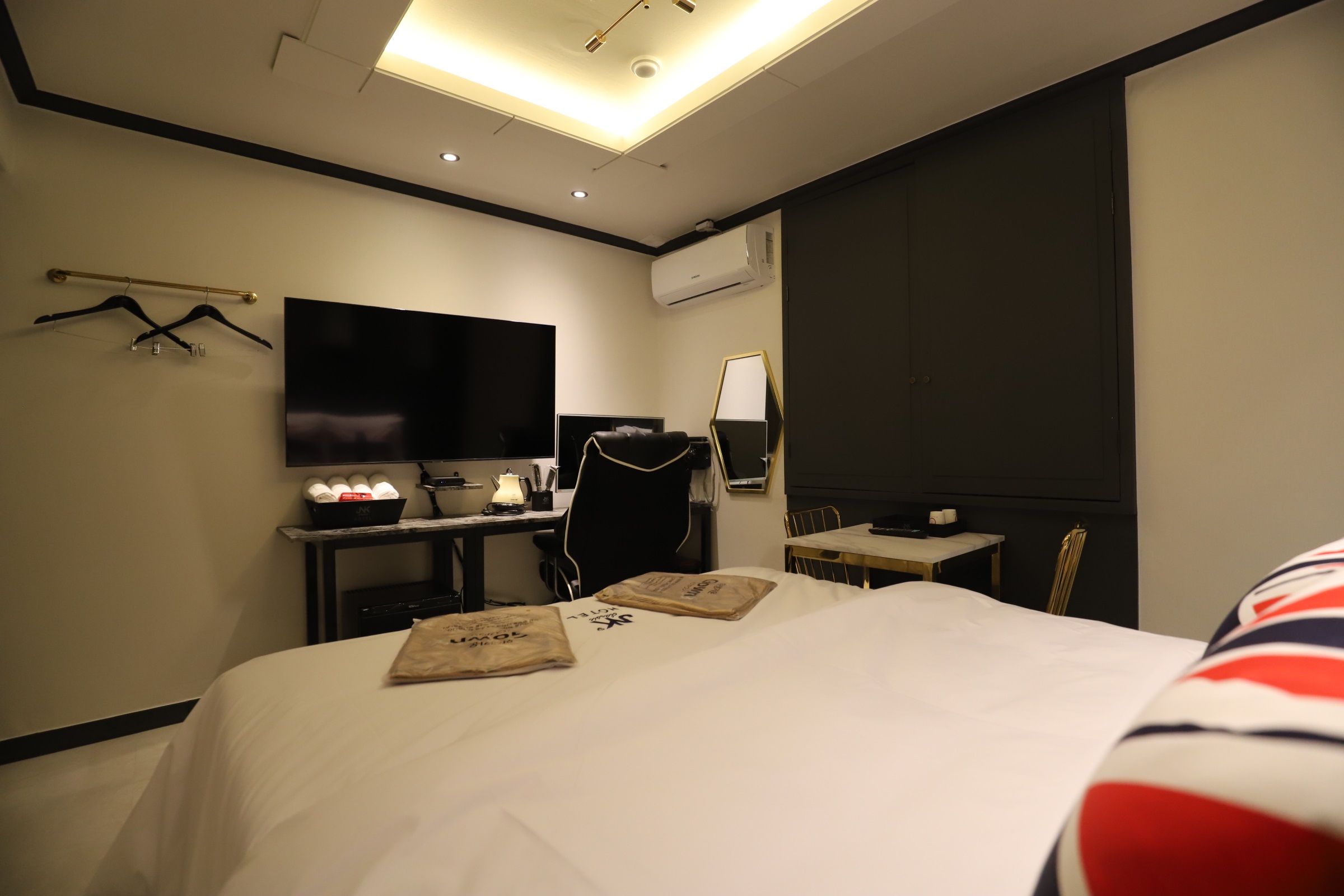 군산 JNK Classic Hotel 6th Rose Gold